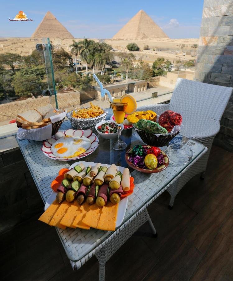 Panorama View Pyramids 3* Kafret el-Gabal