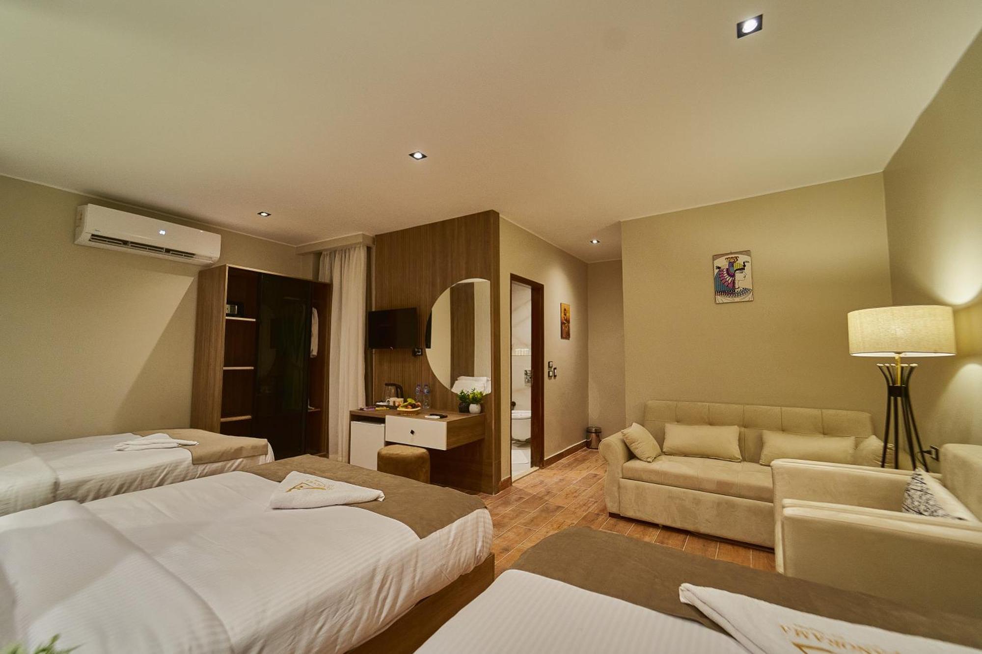 Panorama View Pyramids Hotel